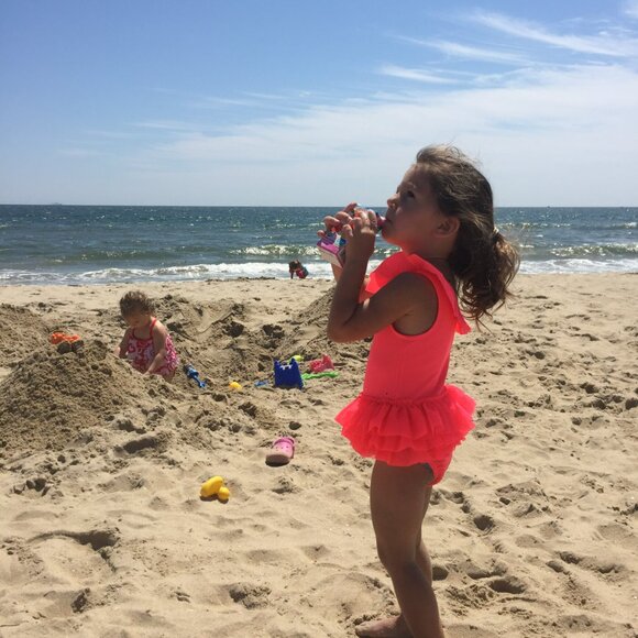 LYNN - MEET YOUR POSHER - Picture 11 of 13